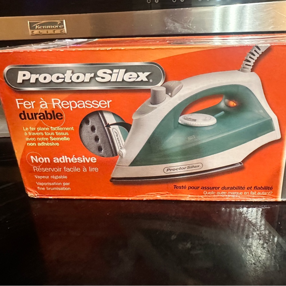 Proctor Silex Green Iron